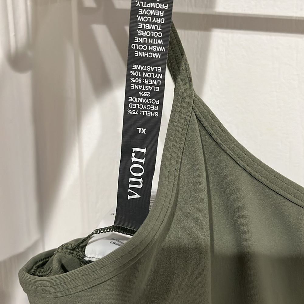 Vuori all the feels onesie - Picture 10 of 10